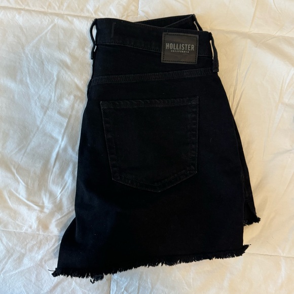 Hollister sz 29 Curvy Ultra High Rise Mom Short - Picture 3 of 3